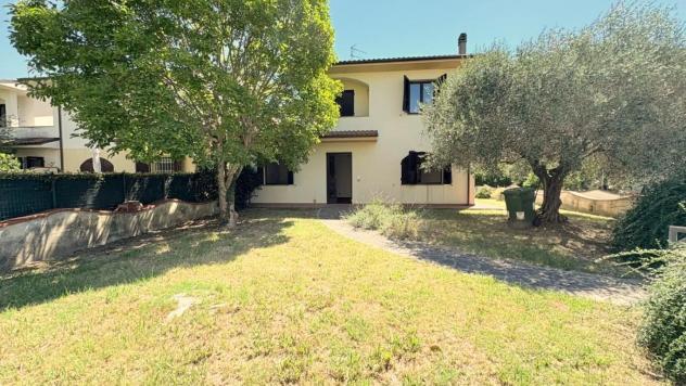 Villetta a schiera angolare in vendita a Santa Maria a Colle - Lucca 140 mq Rif: 1423680