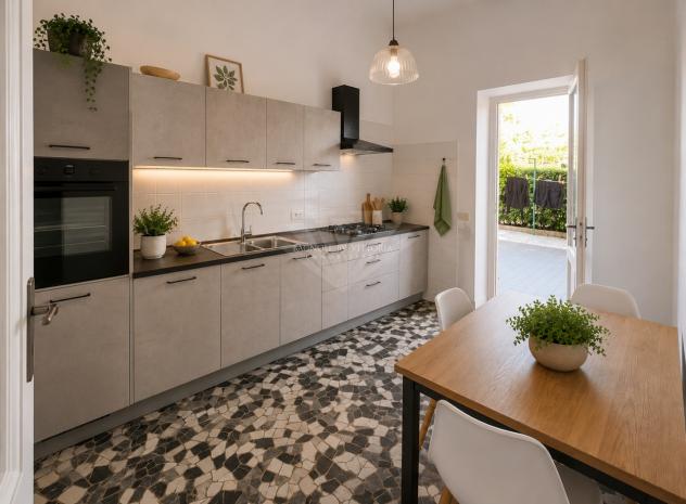APPARTAMENTO di 5 vani e di 85 mq (PIETRASANTA - Tonfano) rif. 488/V - Foto 12