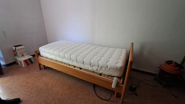 letto elettrico per disabili o relax + materasso a 50 euro