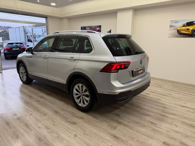 Volkswagen Tiguan 2.0 TDI 150 CV SCR DSG Elegance - Foto 4