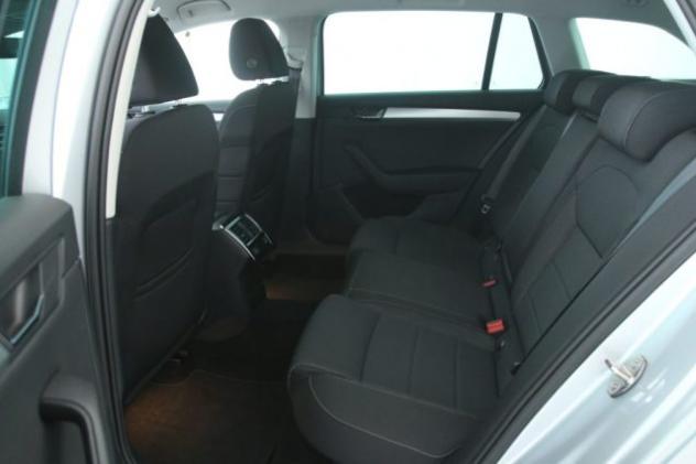 SKODA Superb 2.0 TDI 190 CV SCR DSG 4x4 Wagon Executive rif. 20708164 - Foto 8
