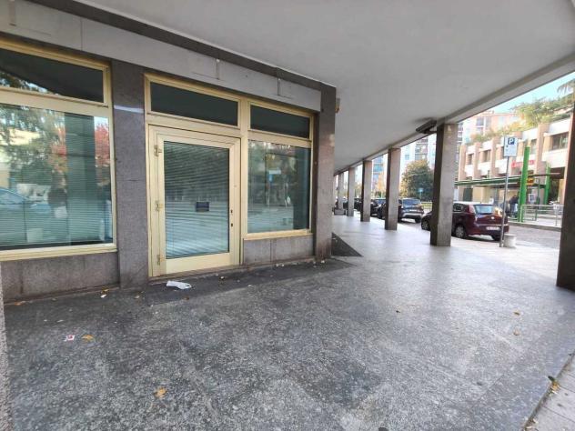Oltre 3 vetrine in affitto a Cinisello Balsamo - Foto 6