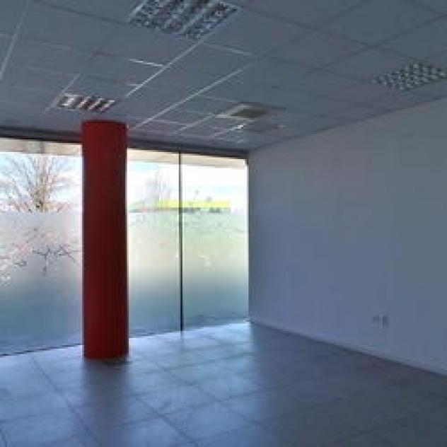 Locale commerciale/direzionale ideale per uffici