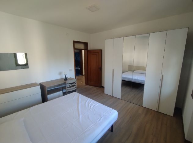 disponibili stanze singole in zona crocifisso/guizza