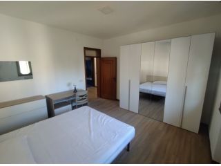 disponibili stanze singole in zona crocifisso/guizza