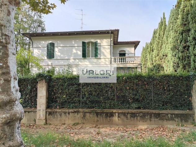 VILLA DI PRESTIGIO TOTALMENTE INDIPENDENTE CON DETTAGLI IN STILE LIBERTY - Foto 3