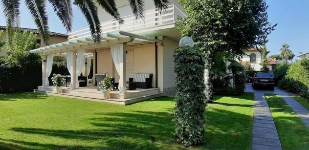 Villa in affitto a Forte dei Marmi 200 mq Rif: 1177686