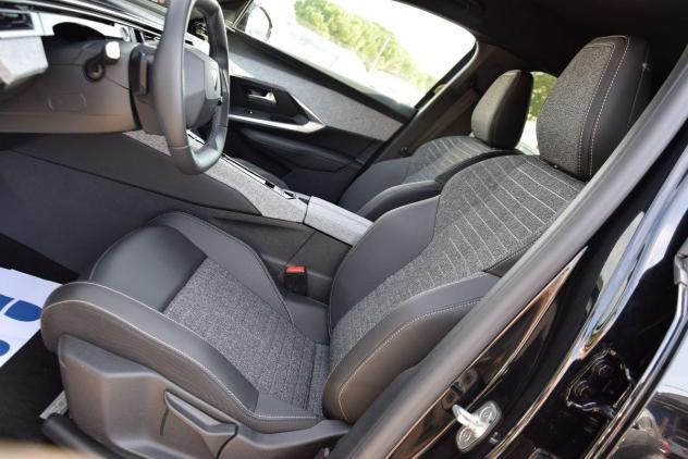 PEUGEOT 5008 NEW 7 POSTI Hybrid (Benzina/Elettrica) 136CV AUTOMATICA e-DCS6 FULL Allure - IVA DETRAIBILE - NAVI - ADAS - FULL LED - CRUISE AD - BT - A - Foto 6
