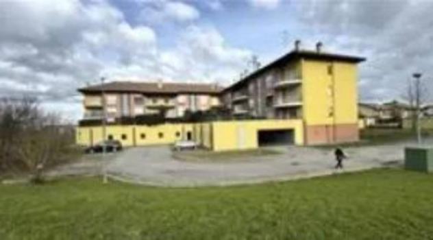 Immobile in asta di 76 m², box auto doppio in vendita a Oleggio - Foto 2