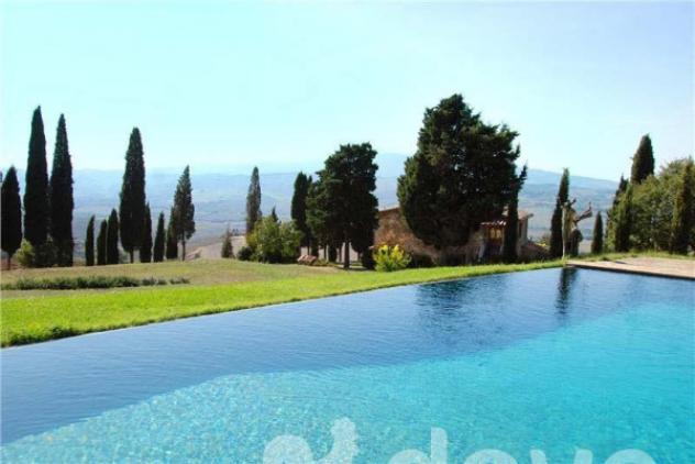 Rustico / Casale di 350 m² con 5 locali in vendita a Pienza