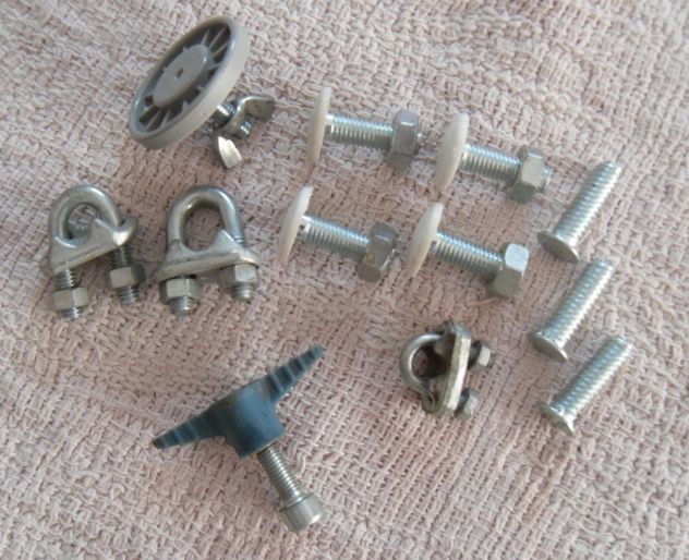 3 morsetti o cavallotti con dado e 7 viti zincate con dado - 3 senza dado sinis