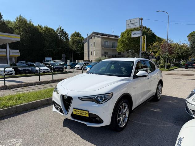 Alfa Romeo Stelvio 2.2 t Business Q4 210cv auto - Foto 3