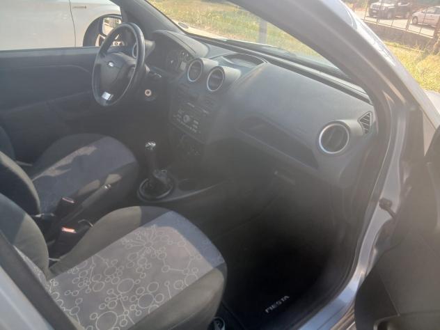 Ford Fiesta 1.2 5 porte benzina neopatentati - Foto 10