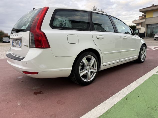VOLVO V50 molti lavori eseguiti - Foto 4