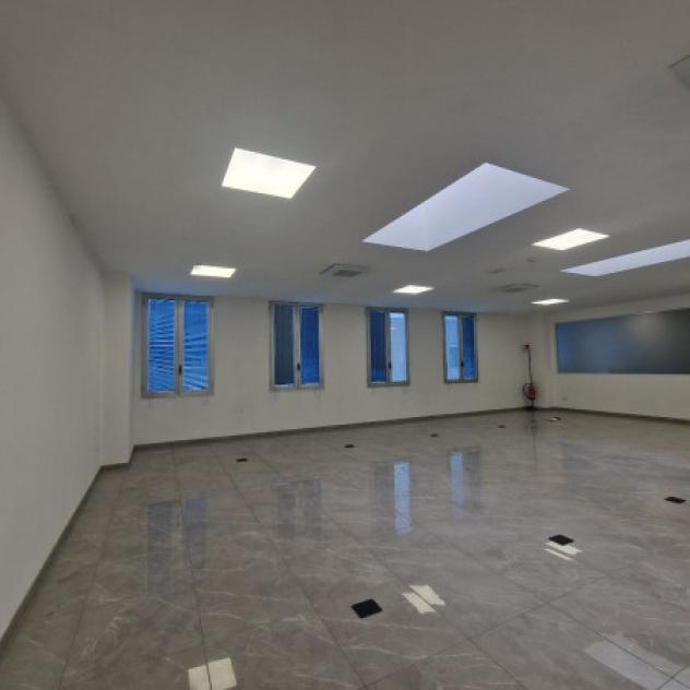 Immobile di 440 m² con più di 5 locali in vendita a Garbagnate Milanese - Foto 13