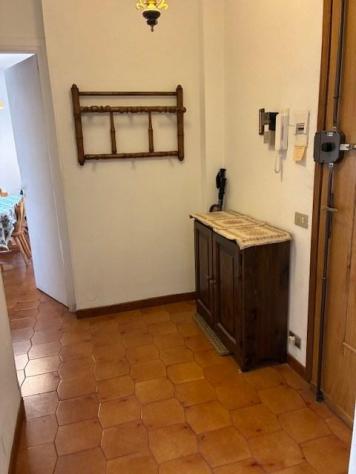 OULX - VENDITA BILOCALE AMPIO CON BALCONE E GARAGE - Foto 4