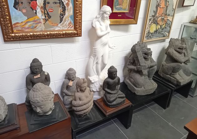 VENDO PRIVATAMENTE GRANDE STOCK DI MOBILI SPECCHIERE STATUE LAMPADARI ANTICHI - Foto 10