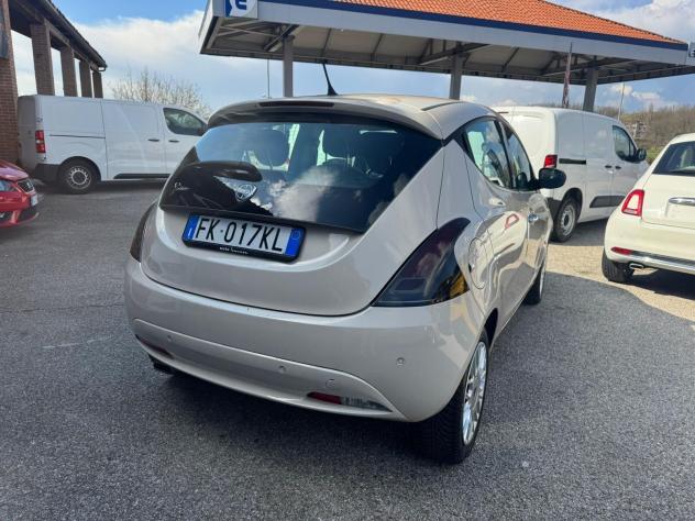 Lancia Ypsilon 1.3 MJT 16V 95 CV 5 porte S&S Silver - Foto 2