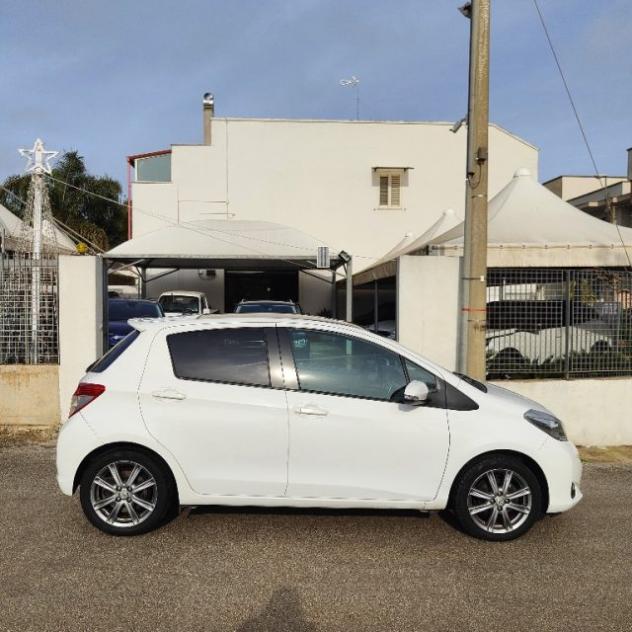 TOYOTA Yaris 1.3 Lounge rif. 23815815 - Foto 2