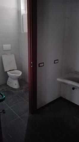 Oltre 3 vetrine in affitto a Saronno - Foto 8