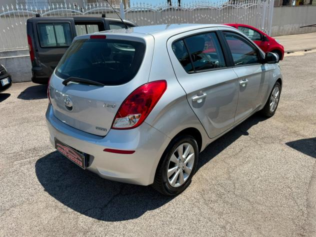 Hyundai i20 1.1 CRDi 5p. Classic - Foto 4
