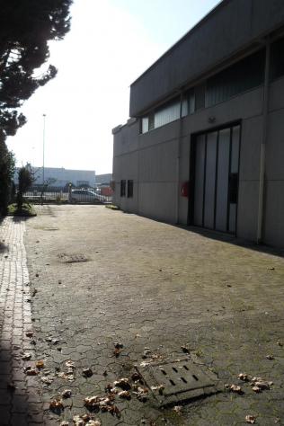 Biassono, capannone 750mq con area esterna. - Foto 14