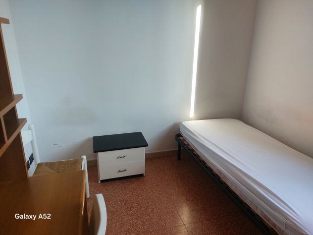 LUMINOSA CAMERA SINGOLA PIAZZA UNITA BOLOGNA 370 euro mensili. - Foto 2