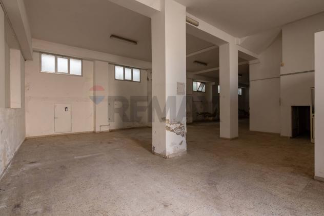 Magazzino in vendita a Caltagirone