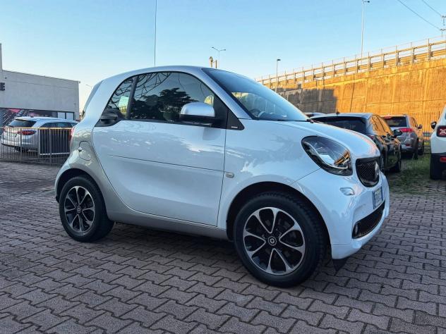Smart ForTwo 70 1.0 twinamic Passion PANORAMICO CRUISE OK NEOPATENTATI - Foto 3