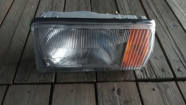 FARO SINISTRO LANCIA DELTA 79 - 86 CARELLO 07437000.