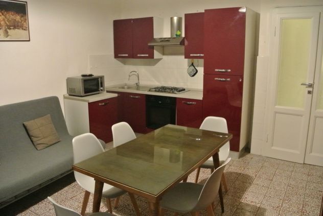 PISA CENTRO AFFITTO UN POSTO LETTO IN AMPIA DOPPIA PER STUDENTI - Foto 3