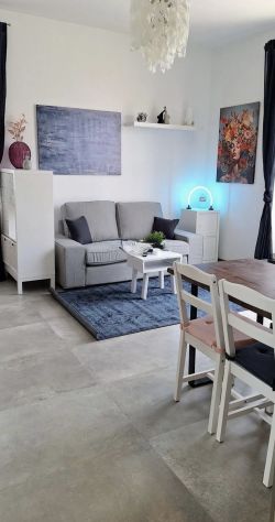 BATTISTINI MONOLOCALE ARREDATO CON AMPIO TERRAZZO