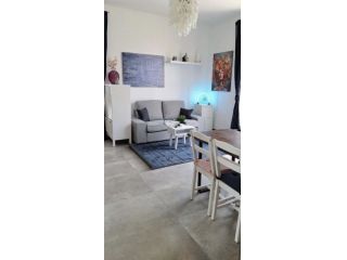BATTISTINI MONOLOCALE ARREDATO CON AMPIO TERRAZZO