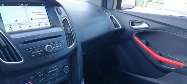 Ford Focus 1.5 TDCi 120 CV Start&Stop Powershift SW ST Line - Foto 6