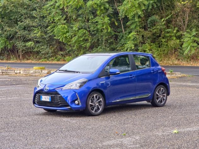 Toyota Yaris 1.5 Hybrid 5 porte Trend White Edition E6B Automatica NEO 2017 - Foto 3