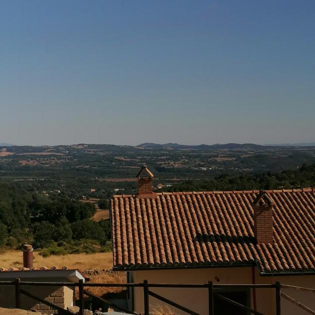 Nel comune di Sorano nella loc. di Montevitozzo Marcelli, a 11Km da Sorano e dalle sue terme, 16 Km da Pitigliano, 6 km da Castell'Azzara vendiamo app - Foto 3