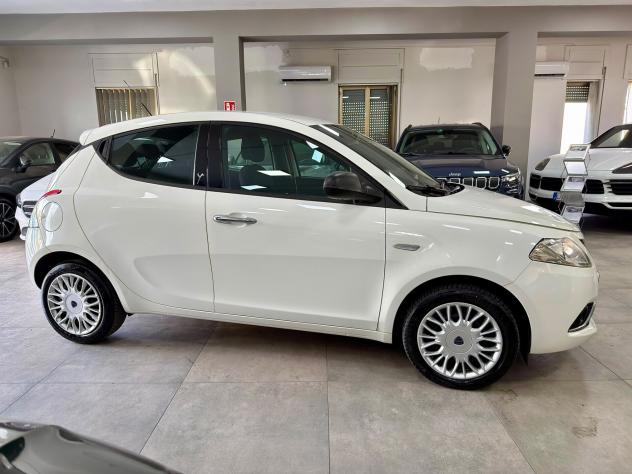 Lancia Ypsilon 1.2 69cv GPL Silver 2016 - Foto 8