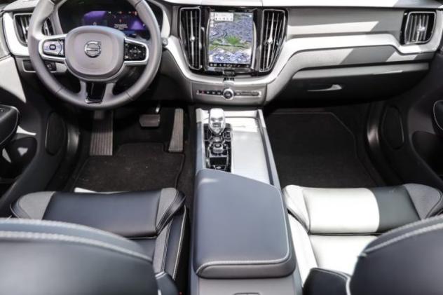 VOLVO XC60 T8 Recharge Plug-in Hybrid AWD automatico Plus Da rif. 23093236 - Foto 3