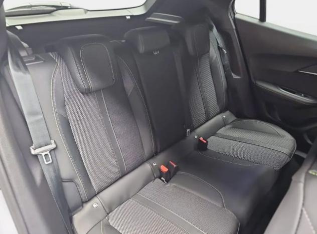 PEUGEOT 2008 Hybrid 136 e-DCS6 GT + drive Assist+Vision 2 rif. 23689401 - Foto 10