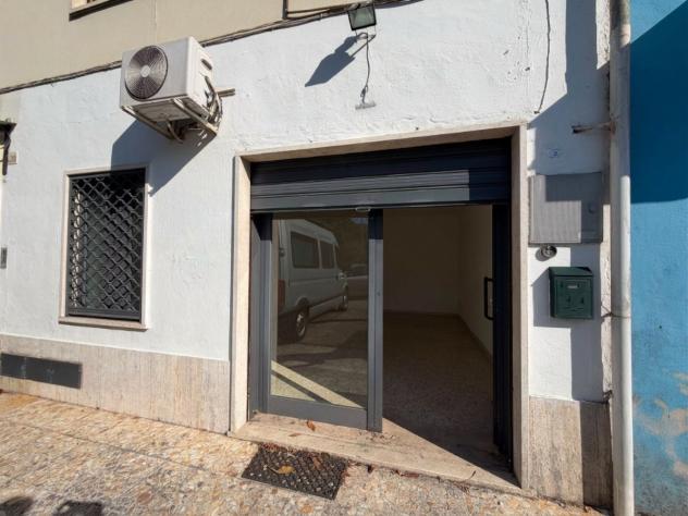 1 Vetrina in affitto a Frosinone
