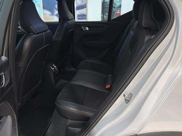 Volvo XC40 Recharge T5 Recharge PHEV R-design Navi Fari LED Cerchi 19” - Foto 7