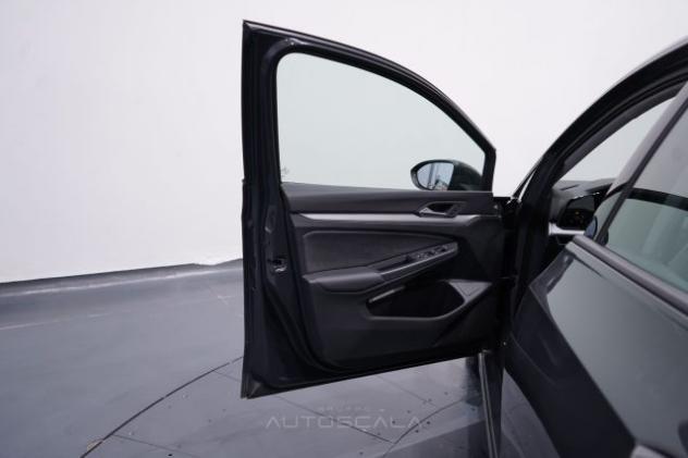 VOLKSWAGEN Golf 1.0 TSI 110cv EVO DSG Life rif. 23211565 - Foto 9