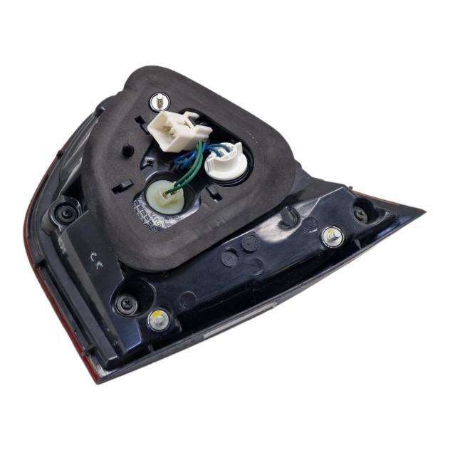 STOP POSTERIORE SINISTRO INTEGRATO NEL PORTELLO KIA Rio 4° Serie 924031W200 (11) - Foto 5