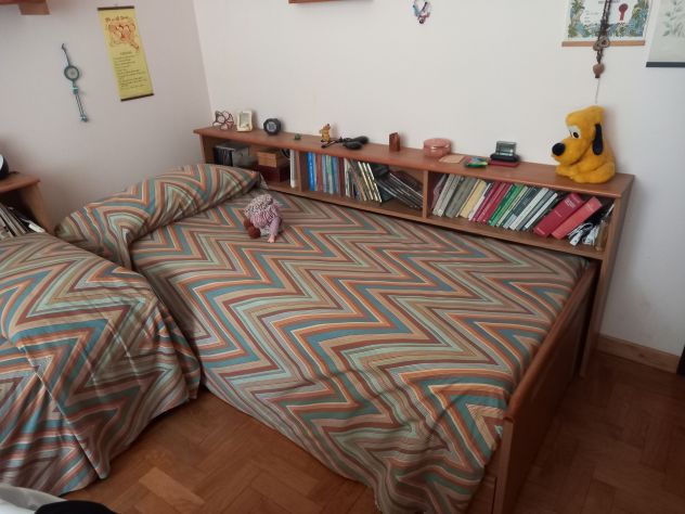 2 letti singoli (+ uno) con comodini e scrivania - Foto 4