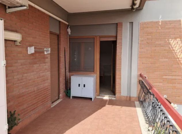 OSTIA LEVANTE TRILOCALE ARREDATO CON TERRAZZO PRIVATO - Foto 3