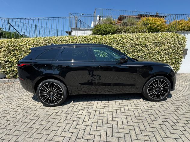 RANGE ROVER VELAR TOTAL BLACK