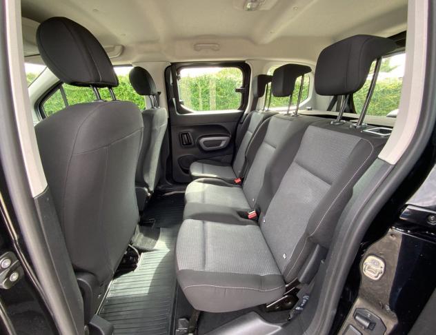 Toyota Proace City Verso 1.5D 130 CV S&S Short D Lounge - Foto 8