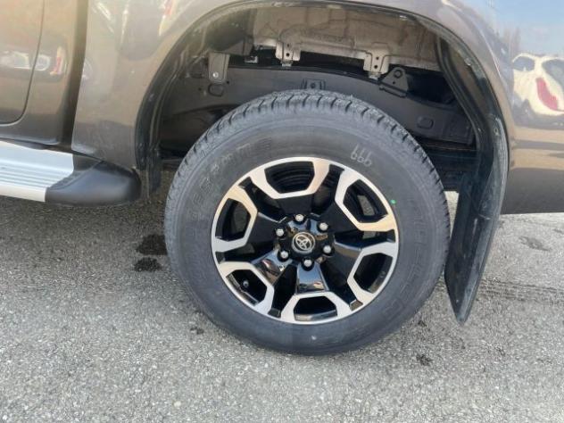 TOYOTA Hilux 2.4 D-4D A/T 4WD 4 porte Double Cab Executive rif. 23499950 - Foto 10