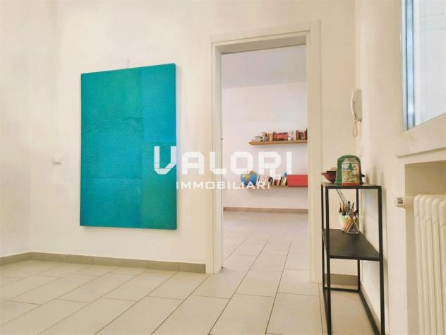 INCANTEVOLE TERRA-CIELO RISTRUTTURATA CON CORTE PRIVATA E GARAGE - Foto 6