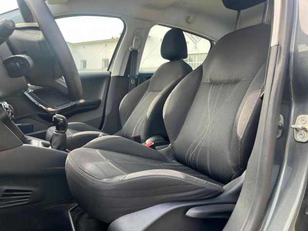 Peugeot 208 1.2 PureTech 82cv Active - Foto 9